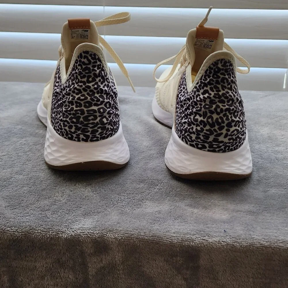 Women's New Balance Leopard Print Sneakers Size 9 - Picture 5 of 16